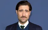 Портрет Джейсон Шварцман